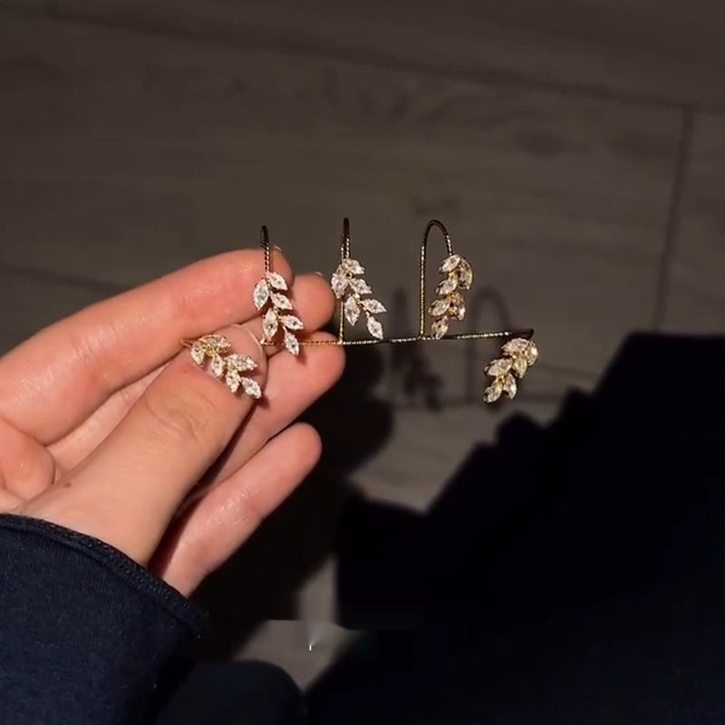Eternal Bloom: Titanium Steel Diamond Cross Leaf Ring