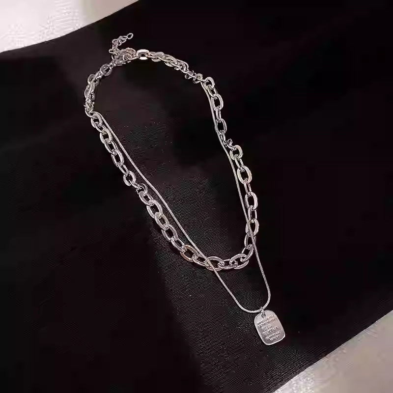 Collier Double Rang Médaillon