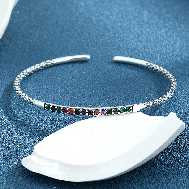 Bracelet en pierres précieuses géométriques