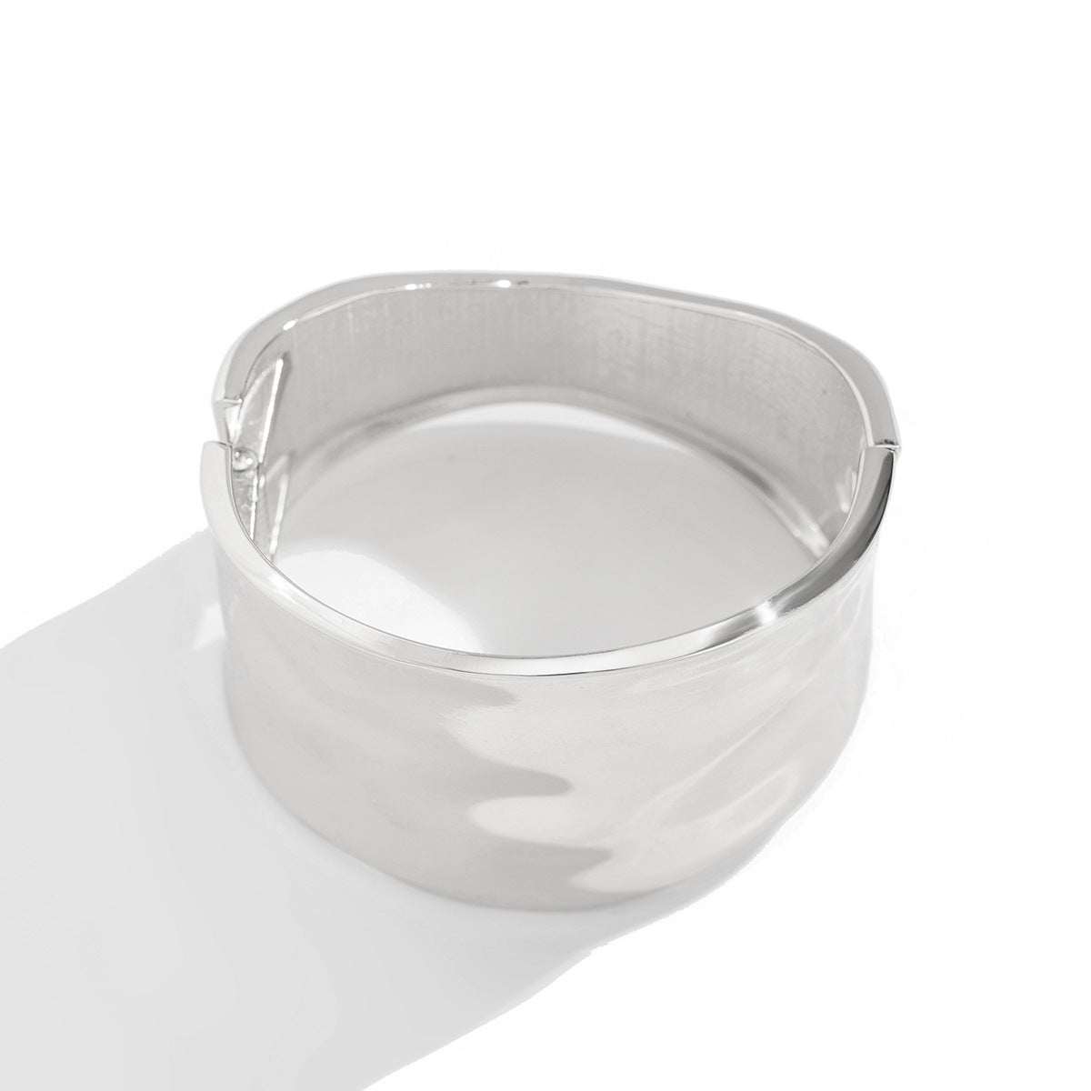 Bracelet Large Courbé Métallique Irregulier