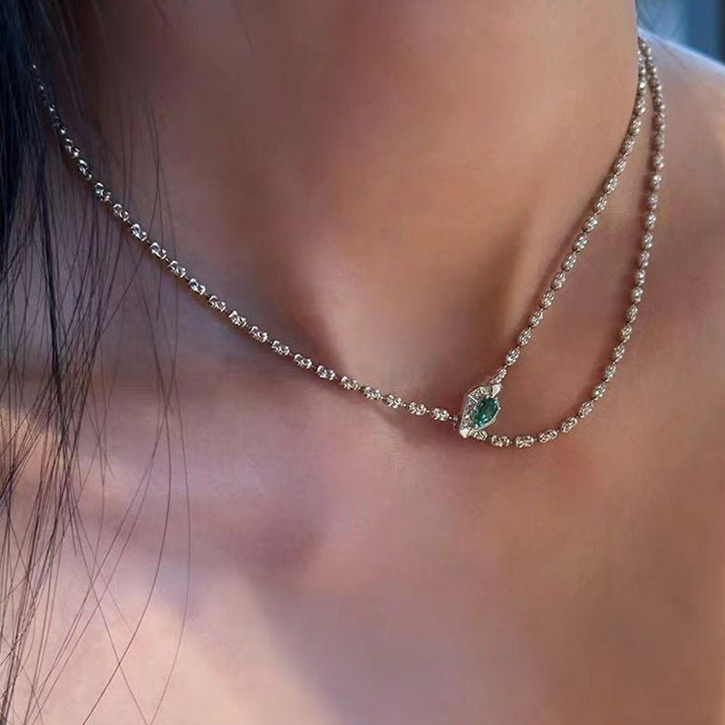 ✨ Collier Serpent Émeraude – Mystère et Élégance ✨