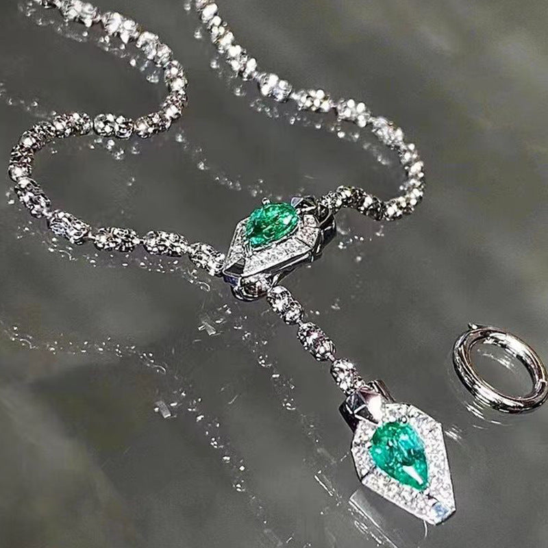 ✨ Collier Serpent Émeraude – Mystère et Élégance ✨