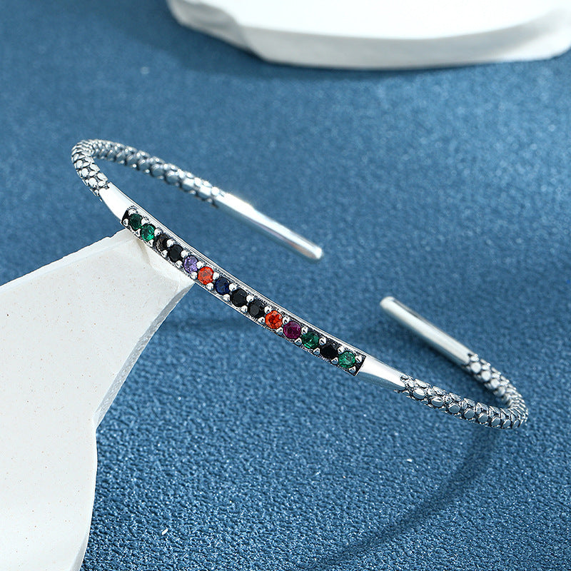 Bracelet en pierres précieuses géométriques
