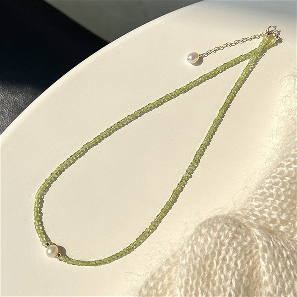 Collier en péridot et perles d'eau douce