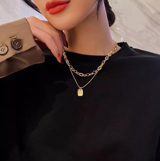 Collier Double Rang Médaillon