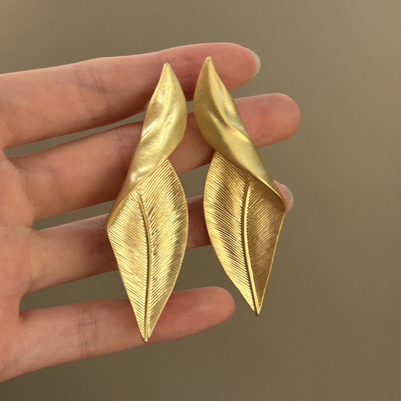 Boucles d'Oreilles Feuille Métallique Repliée
