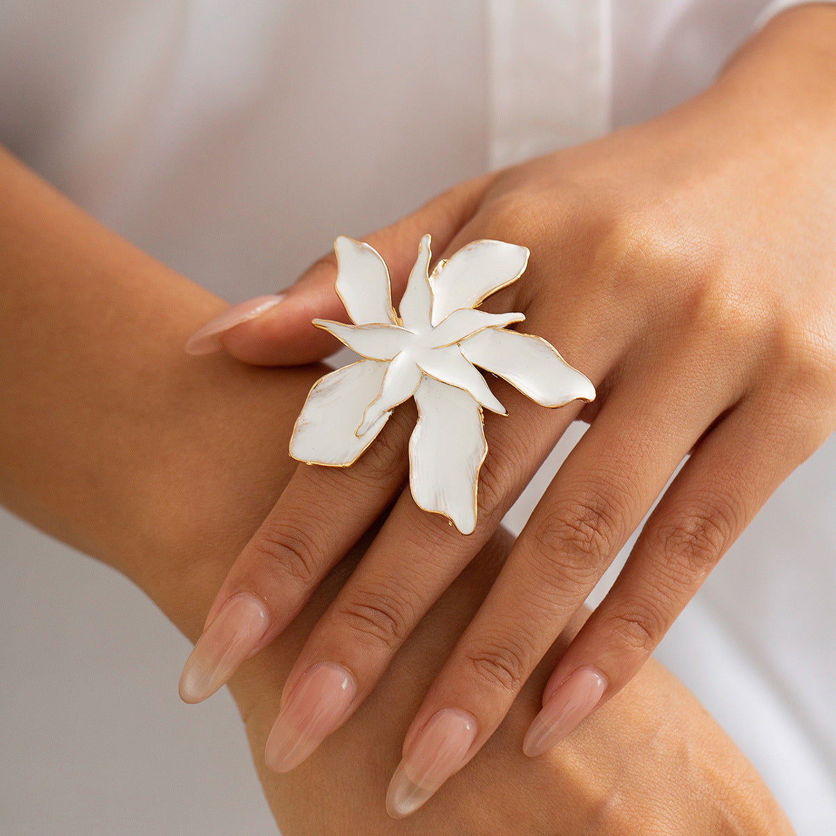 Bague Fleur en Métal Exagéré à Effet Goutte-à-Goutte