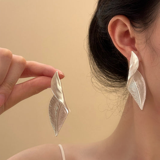 Boucles d'Oreilles Feuille Métallique Repliée
