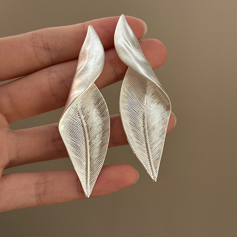 Boucles d'Oreilles Feuille Métallique Repliée