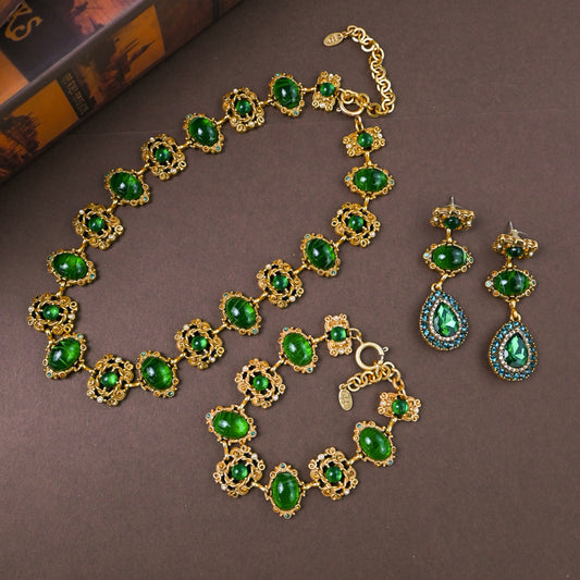 Set de Collier, Bracelet et Boucles d'Oreilles en Verre Creux Orné de Bijoux