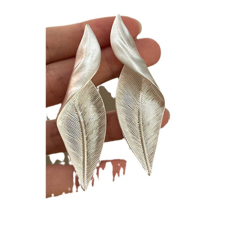 Boucles d'Oreilles Feuille Métallique Repliée