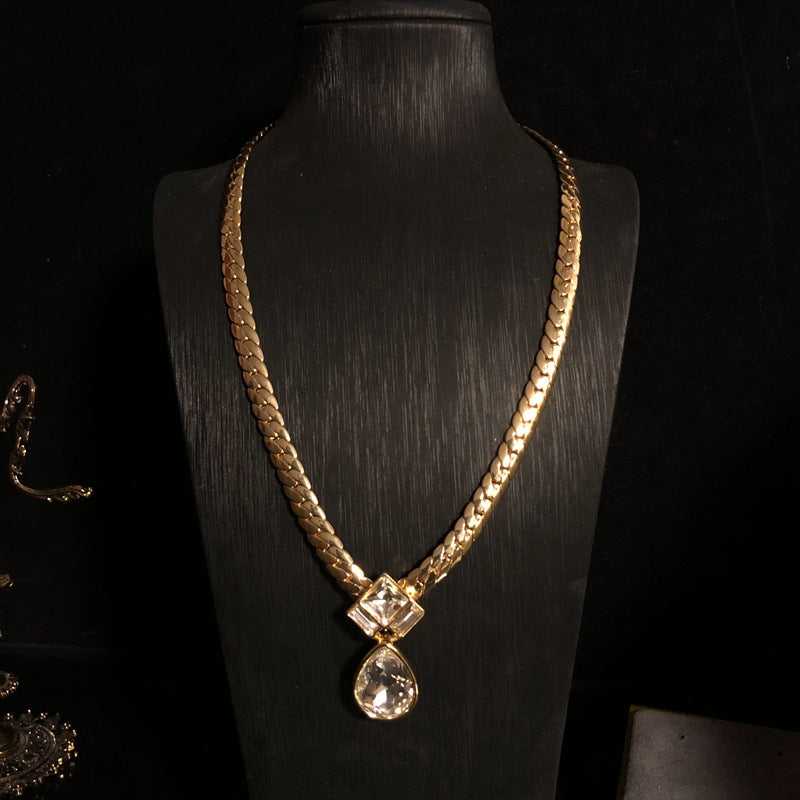 Set de Collier et Boucles d'Oreilles Lumière de Luxe