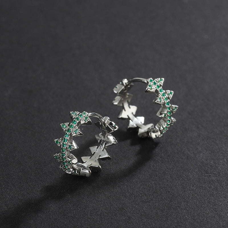 Boucles d'oreilles rivetées en zircon vert