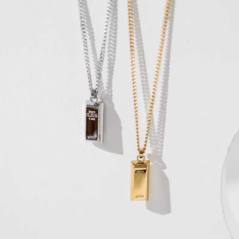 Rich Gianduja Noisettes Bar Necklace